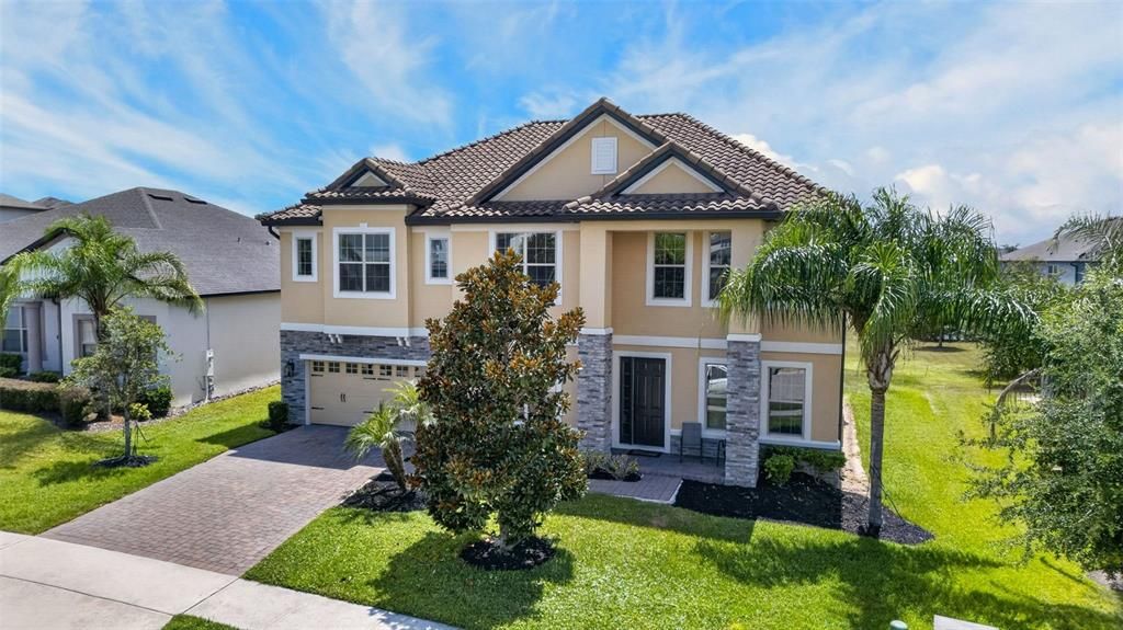 For Sale: $795,000 (5 beds, 4 baths, 4850 Square Feet)