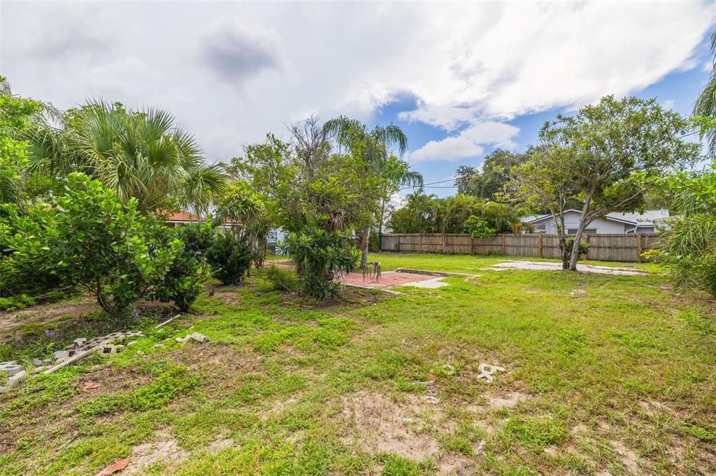 待售: $175,000 (0.18 acres)