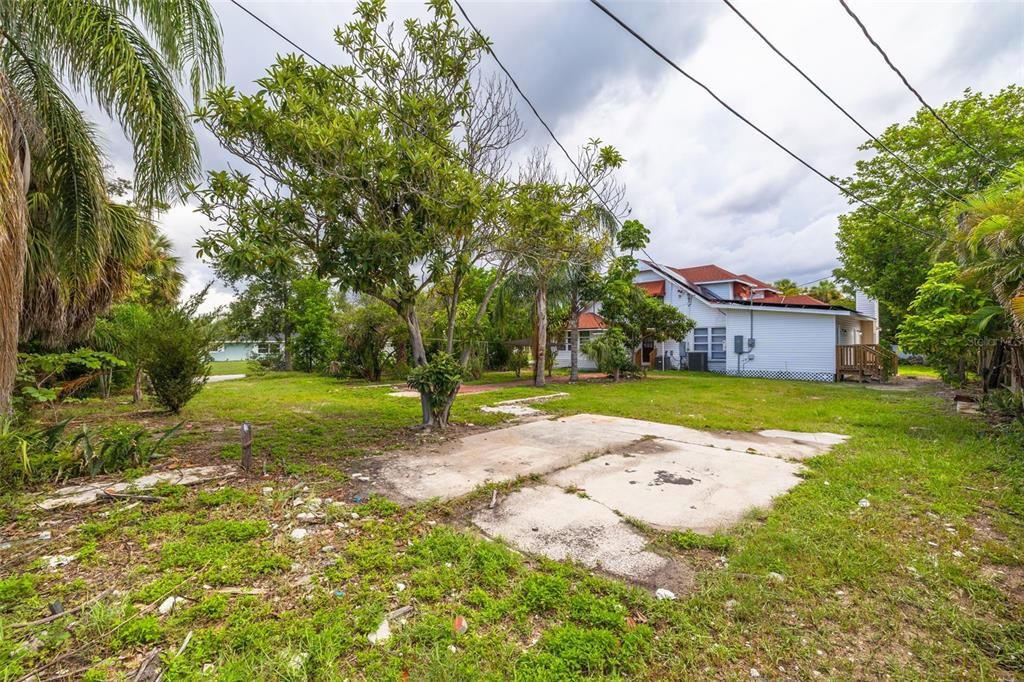 待售: $175,000 (0.18 acres)