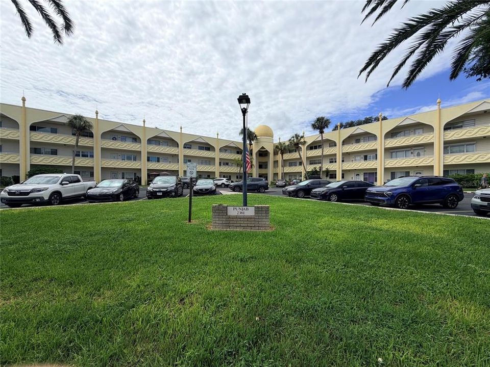 For Rent: $1,750 (2 beds, 2 baths, 1400 Square Feet)