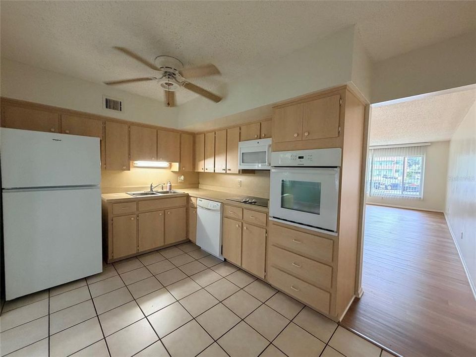 For Rent: $1,750 (2 beds, 2 baths, 1400 Square Feet)