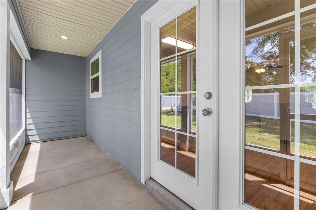 For Sale: $249,900 (3 beds, 2 baths, 1075 Square Feet)