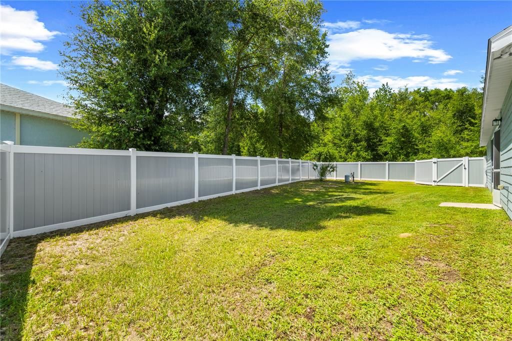 For Sale: $249,900 (3 beds, 2 baths, 1075 Square Feet)