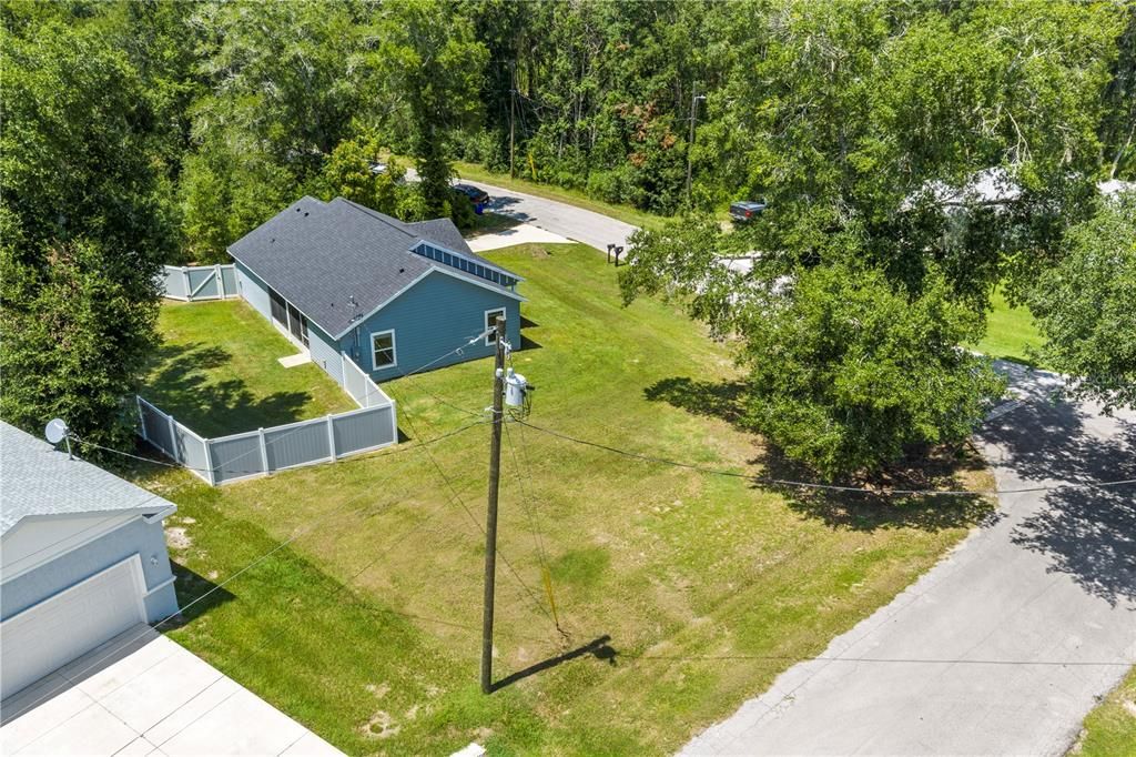 For Sale: $249,900 (3 beds, 2 baths, 1075 Square Feet)