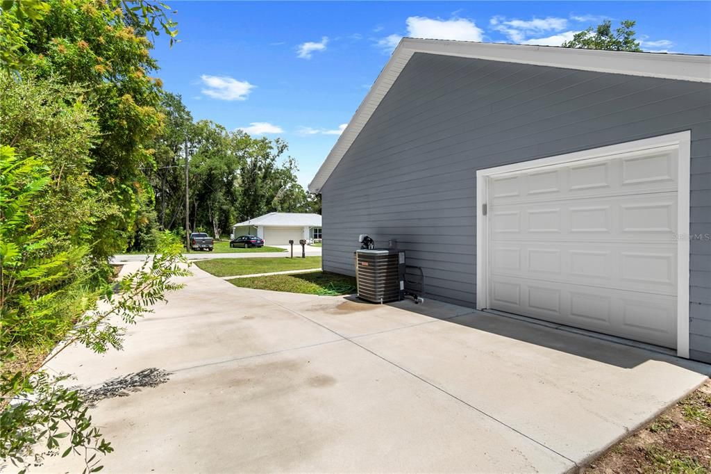 For Sale: $249,900 (3 beds, 2 baths, 1075 Square Feet)