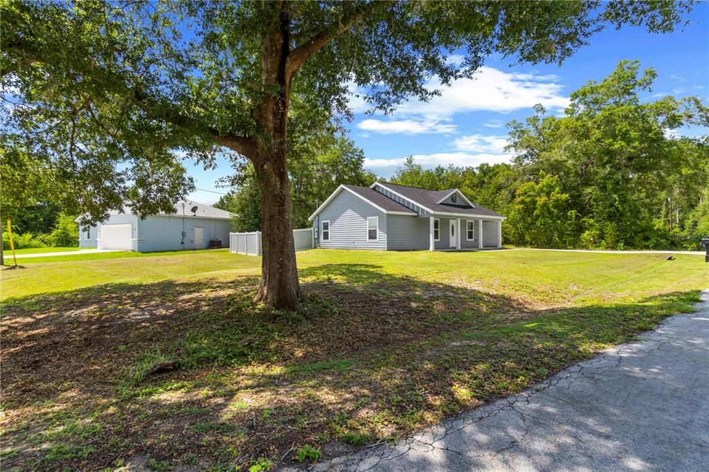 For Sale: $249,900 (3 beds, 2 baths, 1075 Square Feet)