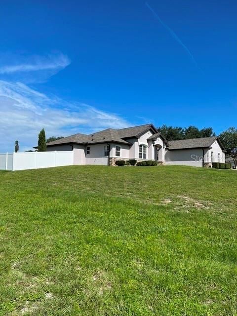 For Sale: $489,000 (3 beds, 3 baths, 2285 Square Feet)