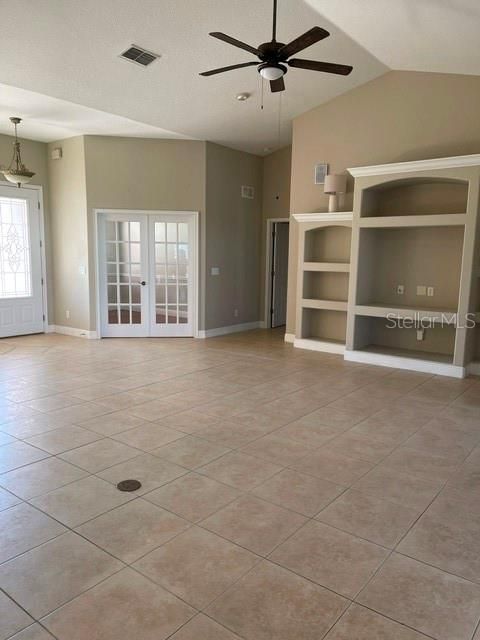For Sale: $489,000 (3 beds, 3 baths, 2285 Square Feet)