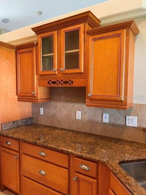 For Sale: $489,000 (3 beds, 3 baths, 2285 Square Feet)