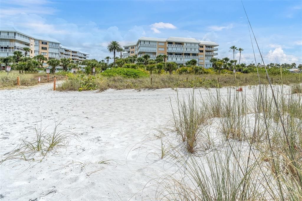 For Rent: $7,000 (2 beds, 2 baths, 2070 Square Feet)