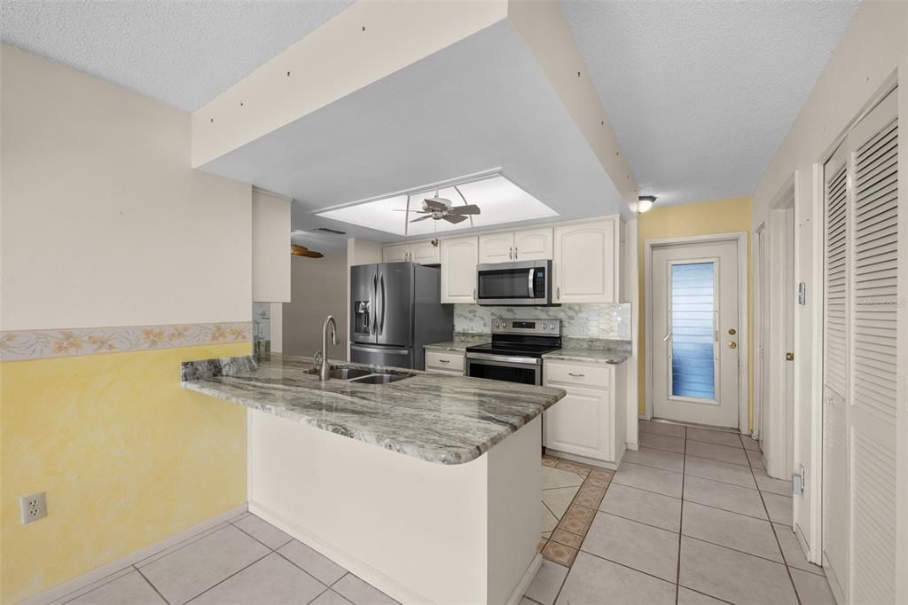 For Sale: $259,990 (2 beds, 2 baths, 1470 Square Feet)