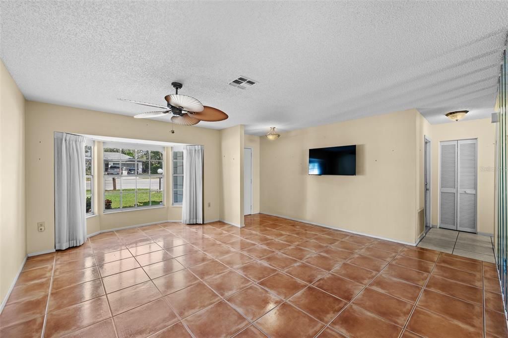 For Sale: $259,990 (2 beds, 2 baths, 1470 Square Feet)