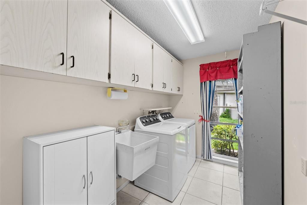 For Sale: $259,990 (2 beds, 2 baths, 1470 Square Feet)