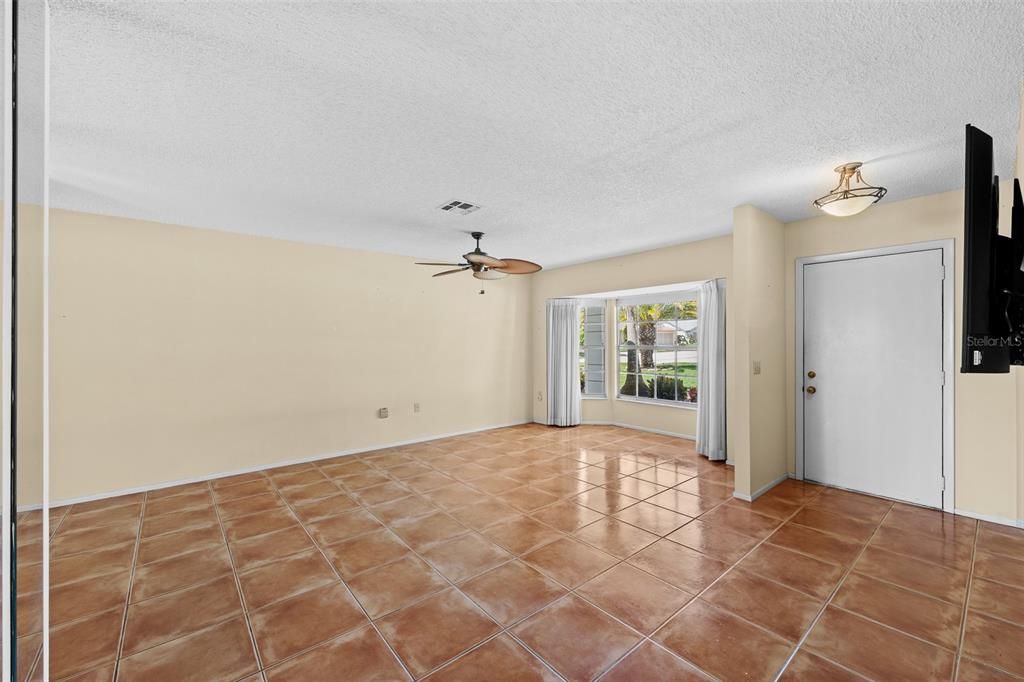 For Sale: $259,990 (2 beds, 2 baths, 1470 Square Feet)