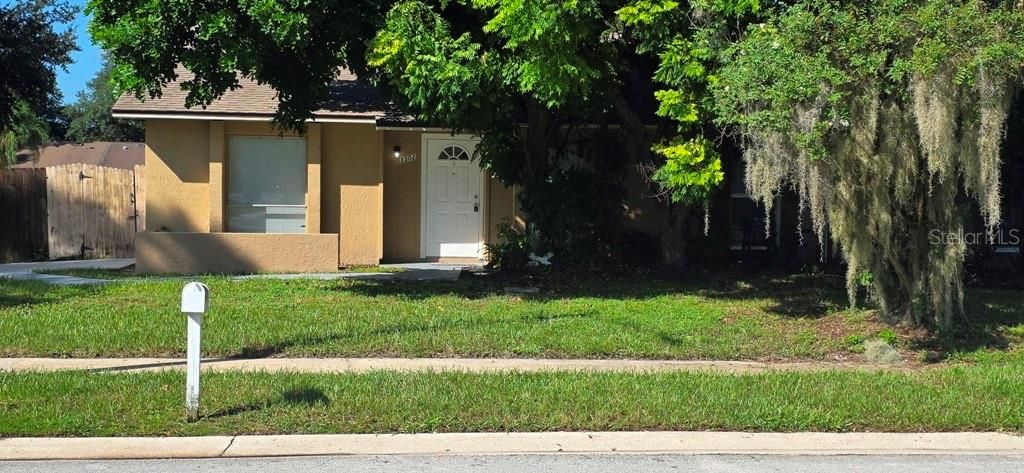 For Sale: $289,900 (3 beds, 2 baths, 1197 Square Feet)