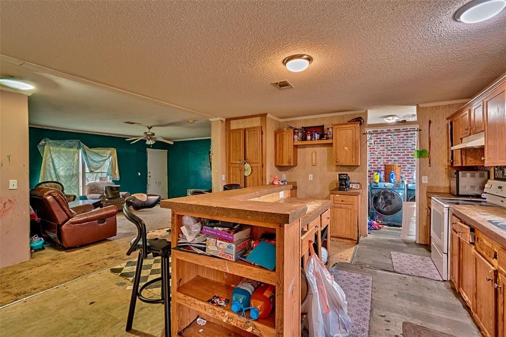 For Sale: $165,000 (4 beds, 3 baths, 2280 Square Feet)