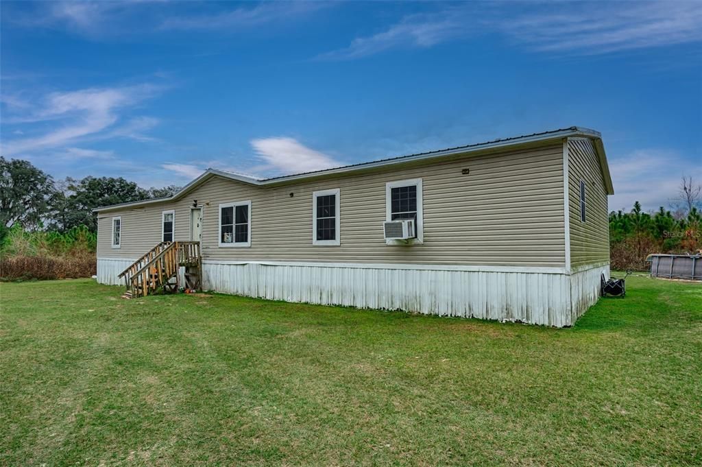 For Sale: $165,000 (4 beds, 3 baths, 2280 Square Feet)