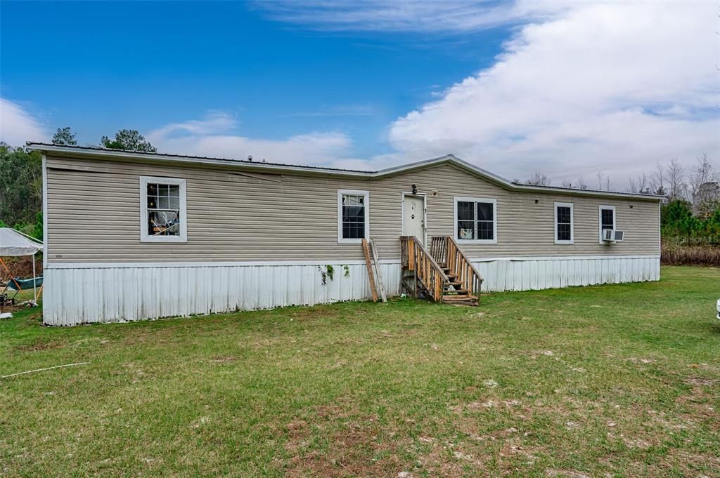 For Sale: $165,000 (4 beds, 3 baths, 2280 Square Feet)