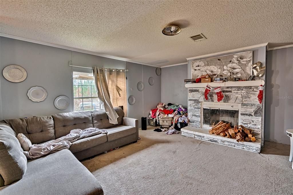 For Sale: $165,000 (4 beds, 3 baths, 2280 Square Feet)