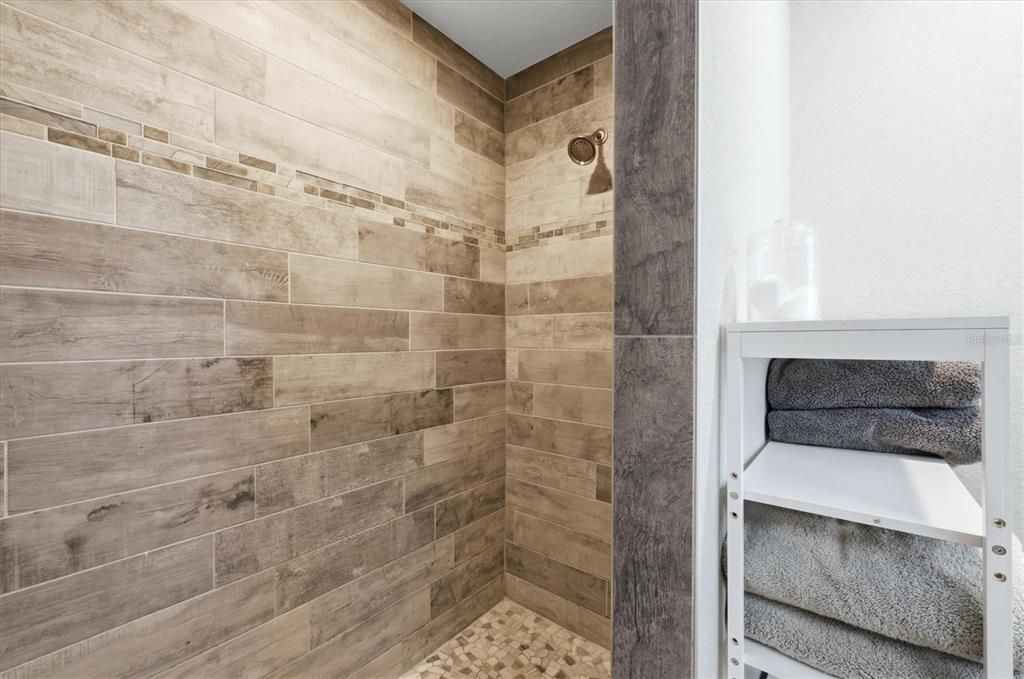 En Venta: $325,000 (3 camas, 2 baños, 1700 Pies cuadrados)