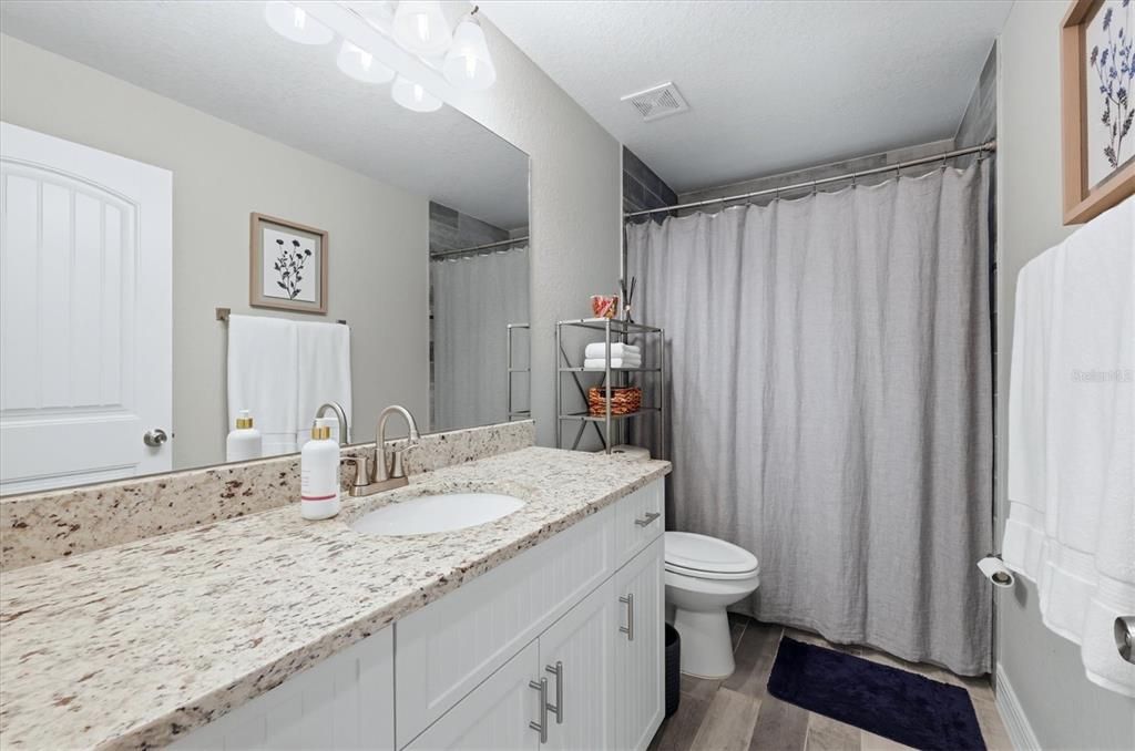 En Venta: $325,000 (3 camas, 2 baños, 1700 Pies cuadrados)