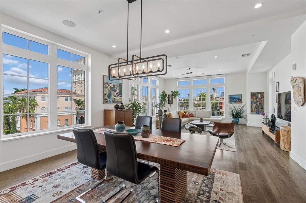 Active With Contract: $1,550,000 (3 beds, 2 baths, 2387 Square Feet)