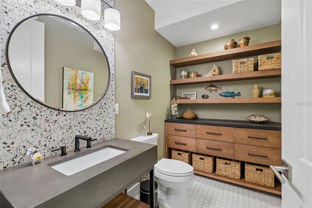 Active With Contract: $1,550,000 (3 beds, 2 baths, 2387 Square Feet)