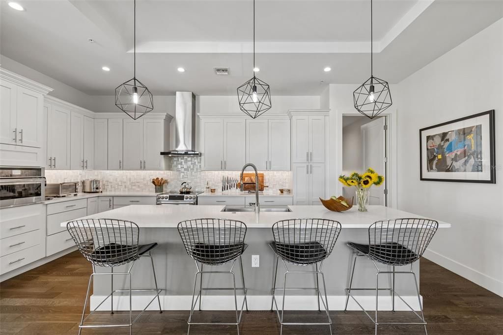 Active With Contract: $1,550,000 (3 beds, 2 baths, 2387 Square Feet)