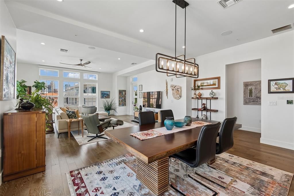 Active With Contract: $1,550,000 (3 beds, 2 baths, 2387 Square Feet)