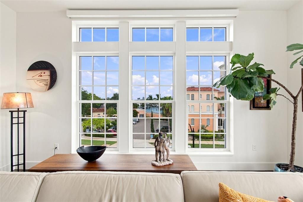 Active With Contract: $1,550,000 (3 beds, 2 baths, 2387 Square Feet)