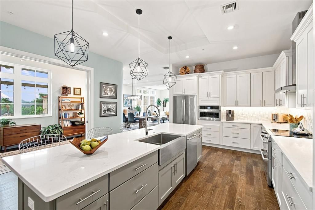 Active With Contract: $1,550,000 (3 beds, 2 baths, 2387 Square Feet)