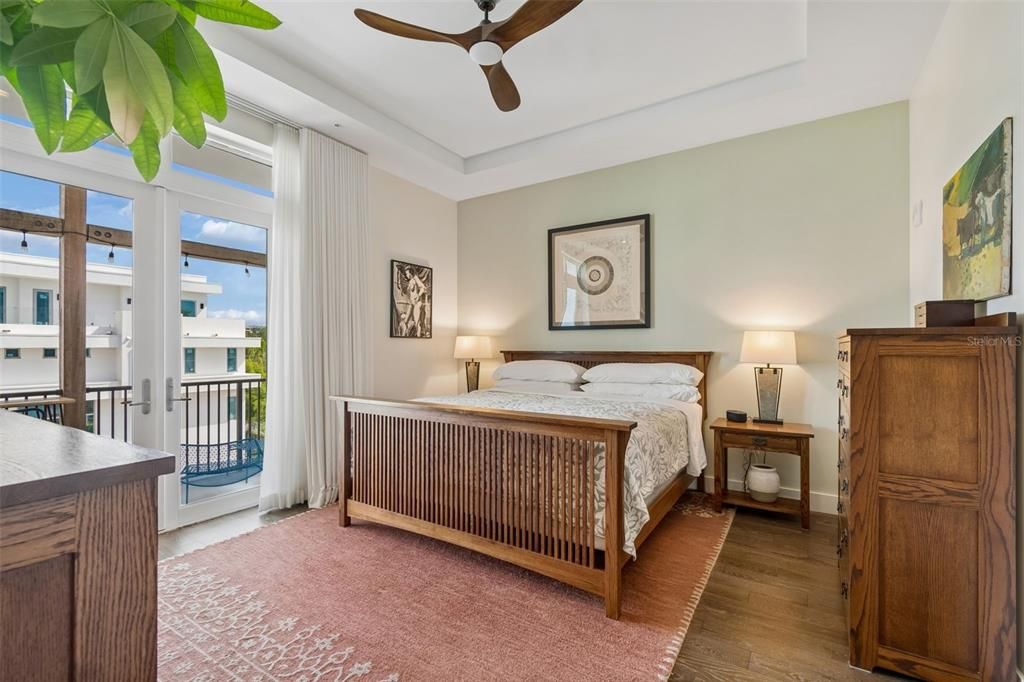 Active With Contract: $1,550,000 (3 beds, 2 baths, 2387 Square Feet)