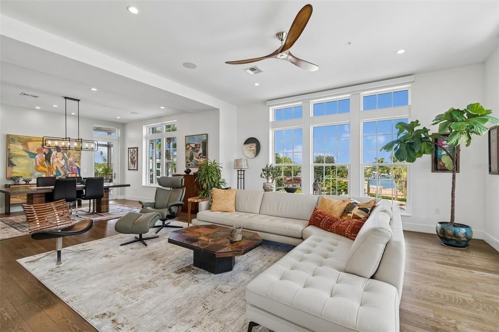 Active With Contract: $1,550,000 (3 beds, 2 baths, 2387 Square Feet)
