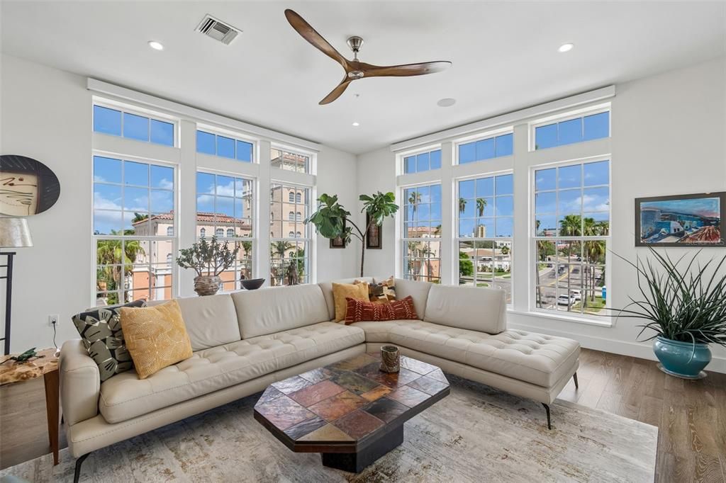Active With Contract: $1,550,000 (3 beds, 2 baths, 2387 Square Feet)