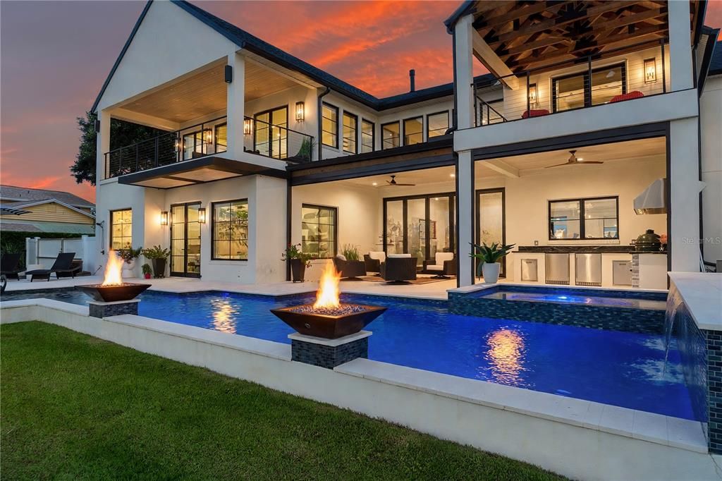 For Sale: $3,900,000 (6 beds, 5 baths, 6240 Square Feet)