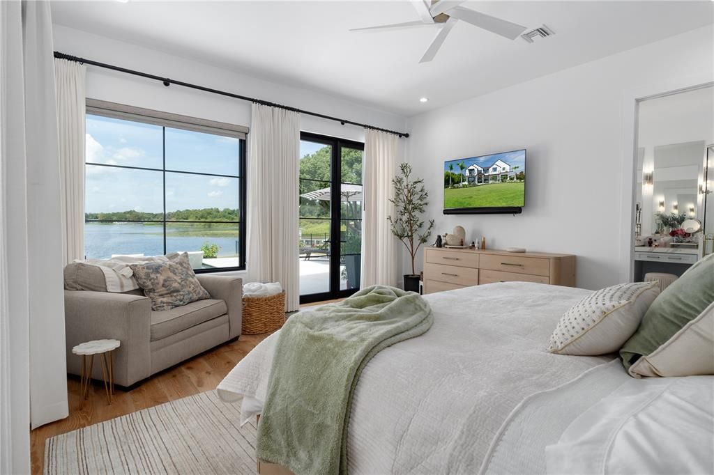 For Sale: $3,900,000 (6 beds, 5 baths, 6240 Square Feet)