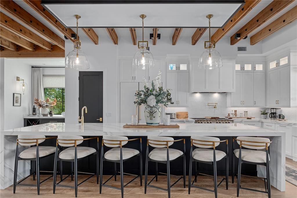 For Sale: $3,900,000 (6 beds, 5 baths, 6240 Square Feet)