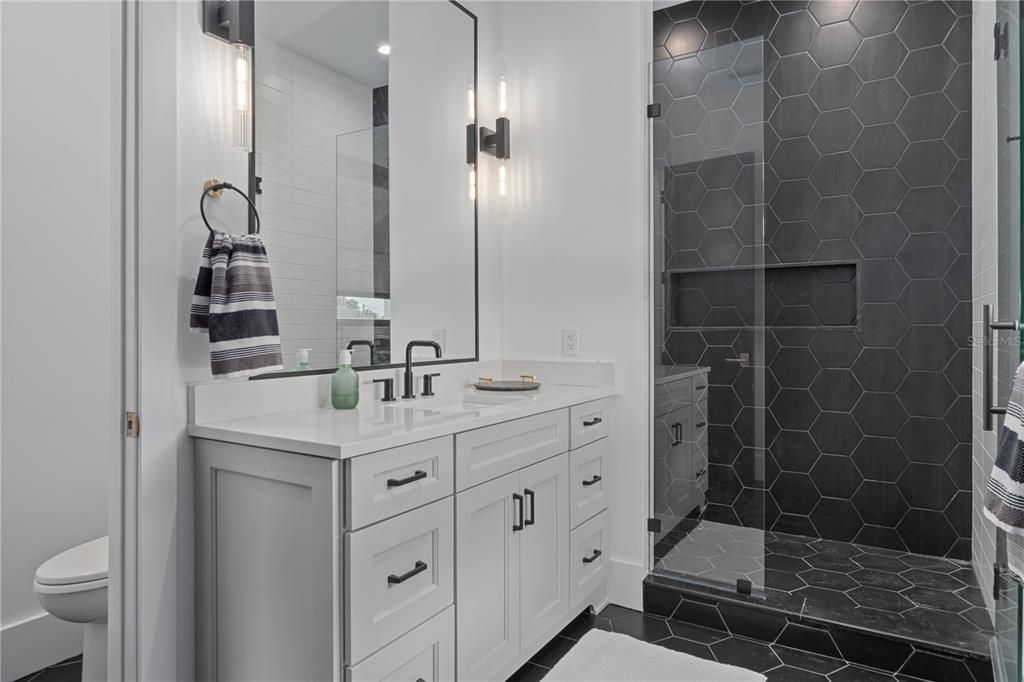 For Sale: $3,900,000 (6 beds, 5 baths, 6240 Square Feet)