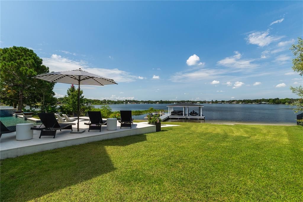 For Sale: $3,900,000 (6 beds, 5 baths, 6240 Square Feet)