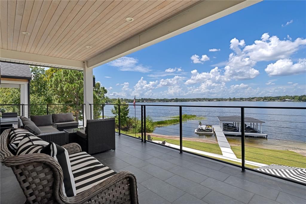 For Sale: $3,900,000 (6 beds, 5 baths, 6240 Square Feet)