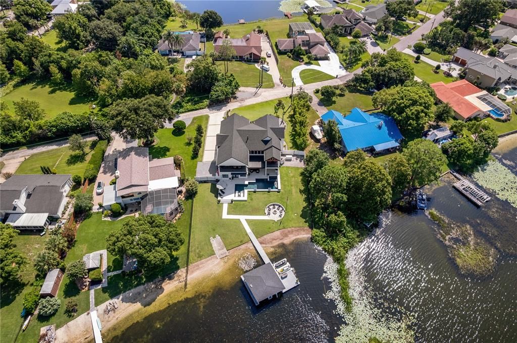 For Sale: $3,900,000 (6 beds, 5 baths, 6240 Square Feet)