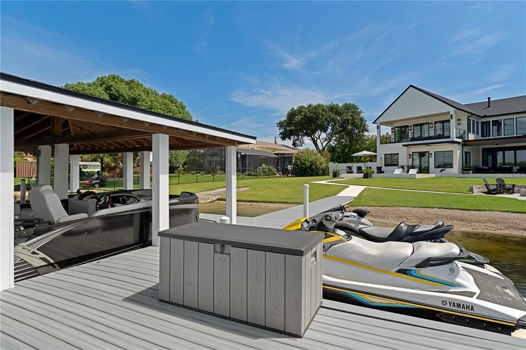 For Sale: $3,900,000 (6 beds, 5 baths, 6240 Square Feet)