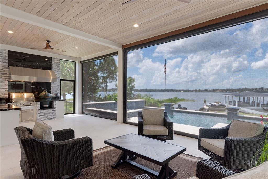 For Sale: $3,900,000 (6 beds, 5 baths, 6240 Square Feet)