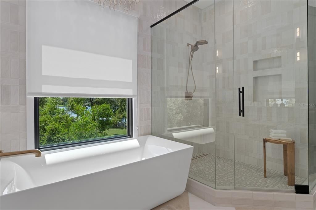 For Sale: $3,900,000 (6 beds, 5 baths, 6240 Square Feet)