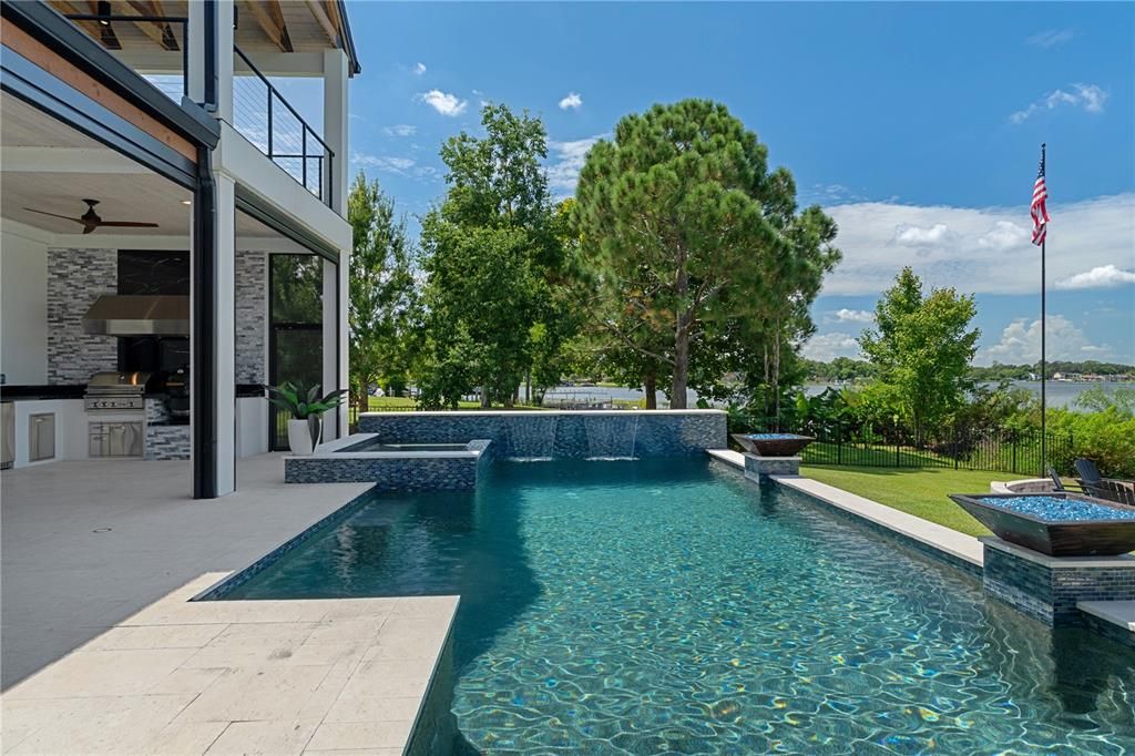 For Sale: $3,900,000 (6 beds, 5 baths, 6240 Square Feet)