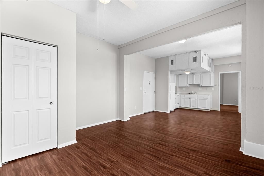 В аренду: $3,650 (1 спален, 2 ванн, 636 Квадратных фут)