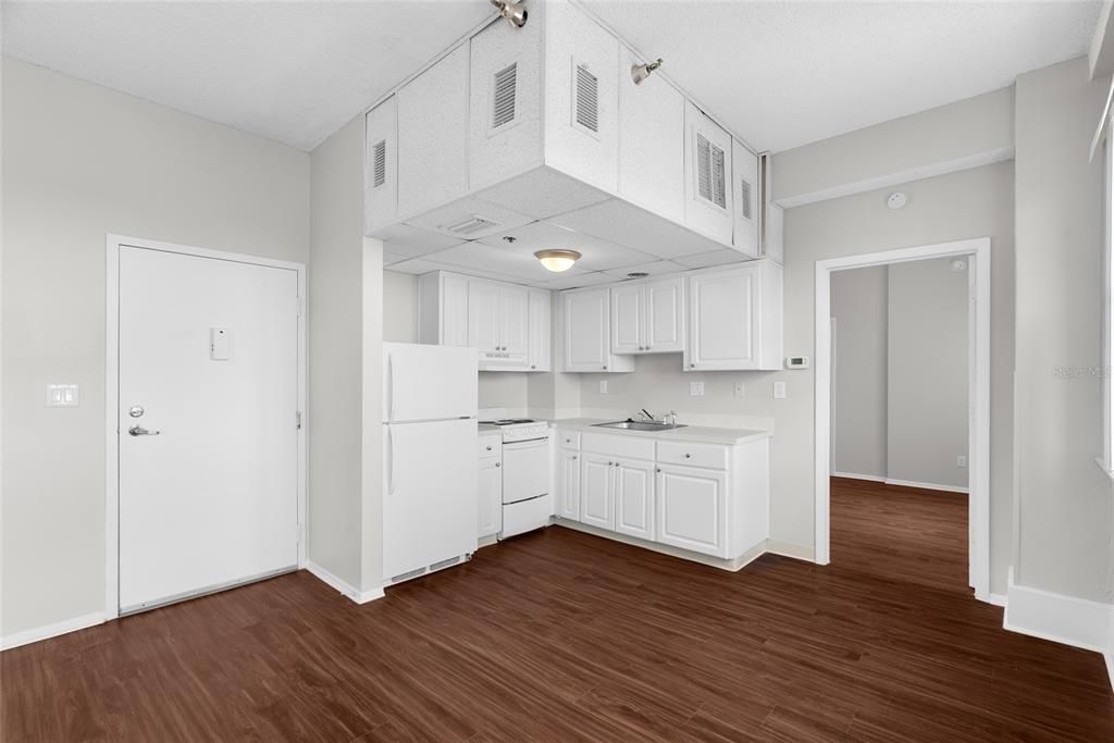 В аренду: $3,650 (1 спален, 2 ванн, 636 Квадратных фут)