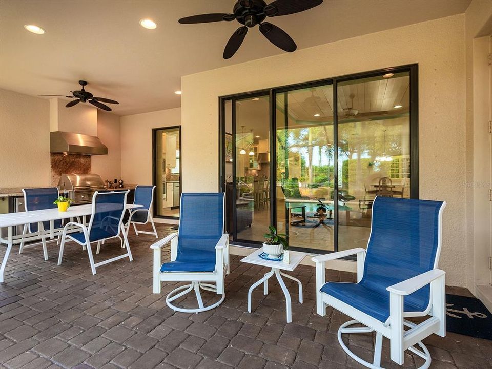For Sale: $850,000 (3 beds, 3 baths, 2266 Square Feet)