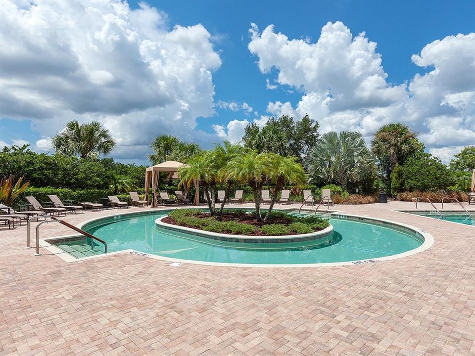 For Sale: $850,000 (3 beds, 3 baths, 2266 Square Feet)