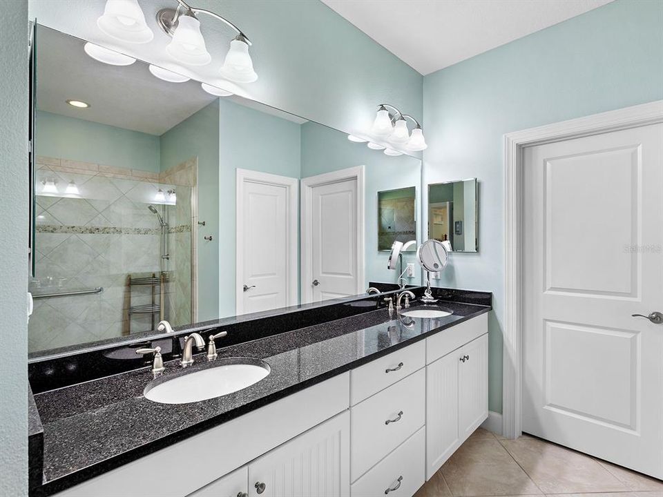For Sale: $850,000 (3 beds, 3 baths, 2266 Square Feet)